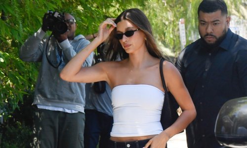 Spoj udobnosti i stila: Ne odvaja se od hit sandala sezone, a zna i kako ih nositi