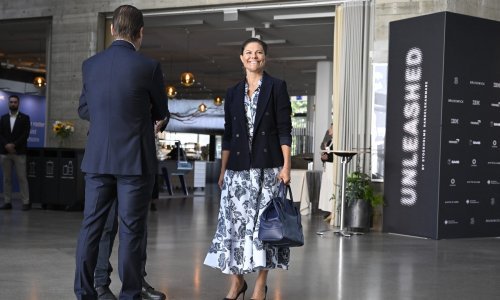 U jednoj od najljepših cvjetnih haljina buduća kraljica očitala lekciju iz stila