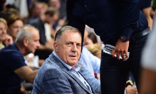 Dodik doživio fijasko u Beogradu: Arena ga izviždala na utakmici Srbije i Slovenije