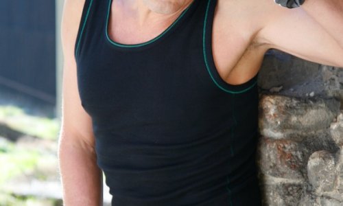 Lupino i Štrajh muzu istu kravu