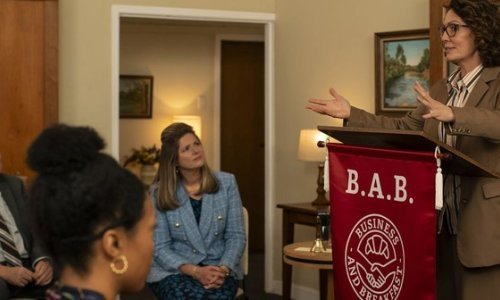 Treća sezona 'Fiska' na Netflixu i dalje dokazuje da australski humor ima više od dvije brzine