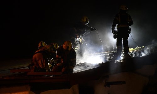 Požar v Susedgradu zahteval tri poškodovane zaradi vdihavanja dima