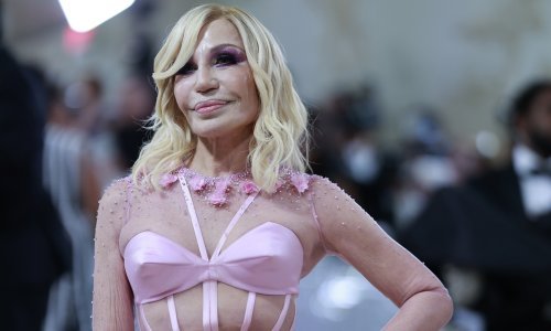 Šokirala izgledom: Slavna dizajnerica izgleda neprepoznatljivo, svi se pitaju što je učinila s licem