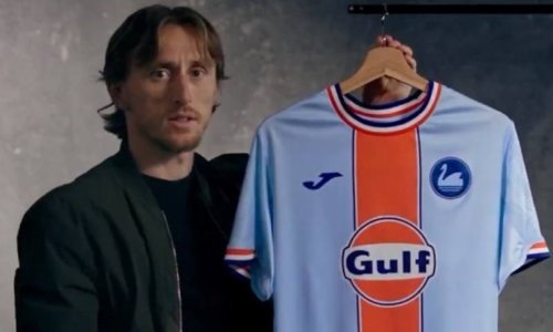 Pogledajte kako je Modrić predstavio dres kultnog engleskog kluba; inspiriran je hrvatskom zastavom