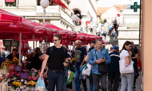 Ekonomski institut: Turisti, PDV i trgovina podigli gospodarstvo za 3,3 posto