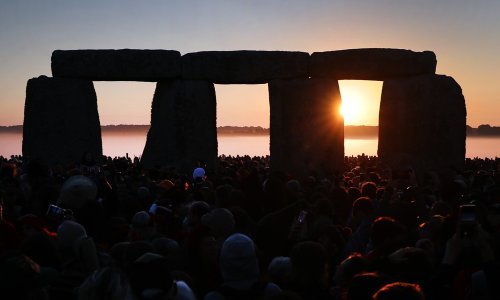 Znanstvenici pronašli dokaze: Goleme monolite Stonehengea prenosila goveda