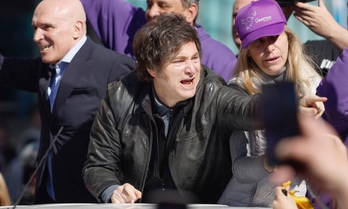 Argentinski predsjednik evakuiran s predizbornog skupa: Građani ga gađali kamenjem