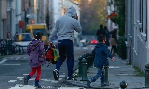 Više od 2000 djece u Francuskoj spava na ulicama