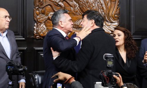 Pogledajte žestoku tučnjavu u meksičkom parlamentu: Sve je buknulo zbog Amerike