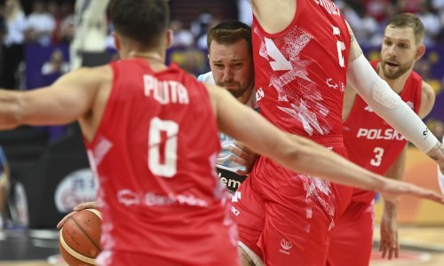 Poljska presenetila Slovenijo na Eurobasketu, Dončićev sijaj ni bil dovolj