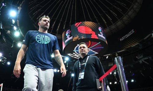 Bizarna presica izbornika Slovenije nakon teškog poraza; zbog ovog pitanja se digao i otišao bez odgovora