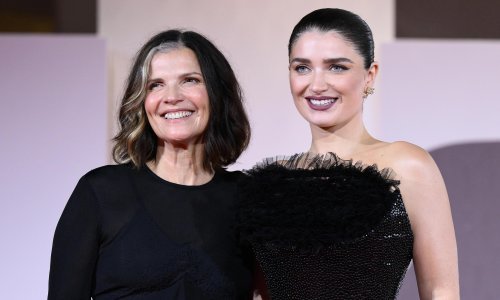 Kći i supruga Bona Voxa izazvale pomutnju na crvenom tepihu, a ova haljina se mnogima urezala u pamćenje