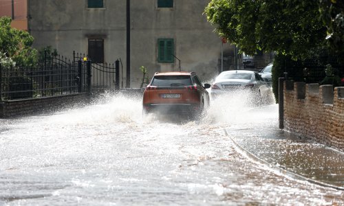 Snažno nevrijeme zahvatilo Istru, u Bujama palo rekordnih 135 milimetara oborina