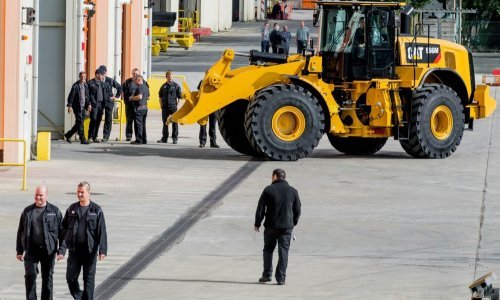 Caterpillar podigao prognozu troškova carina