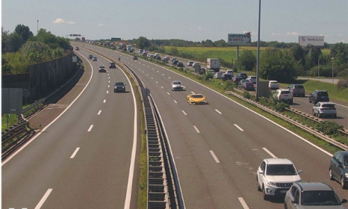 Prometne nesreče povzročile zastoje na hrvaških avtocestah in v mestih