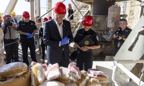 U Našicama spaljeno oko tri tone zaplijenjene droge: 'To je jedan od prioriteta u radu policije'
