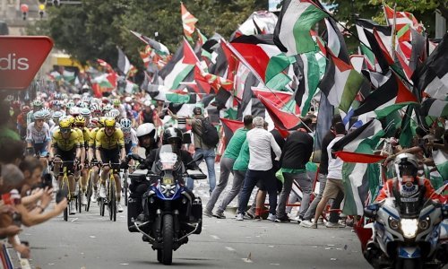 Kaos na Vuelti; propalestinski prosvjednici izazvali prekid etape