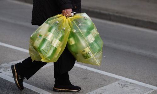 Obični metal mogao bi riješiti svjetski problem recikliranja plastike?