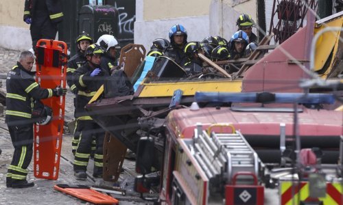 Lisabonska Gloria iskočila iz tračnica: Najmanje 15 ljudi je poginulo, a 18 ih je ozlijeđeno