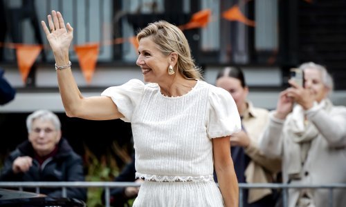 Elegantna kraljica zbog ovog sakoa Massimo Duttija odbacila je luksuzne dizajnerske komade