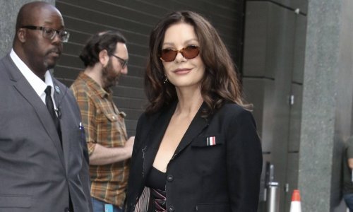 Catherine Zeta-Jones iznenadila izgledom: Ovo se rijetko viđa u njezinom ormaru, a tek cipele...