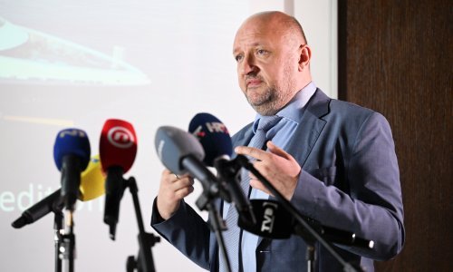 [VIDEO] Debeljak u suzama: 'Za sve je kriva Rusija, čupajte mi prste, ali spasite radnike i zlatni brod'