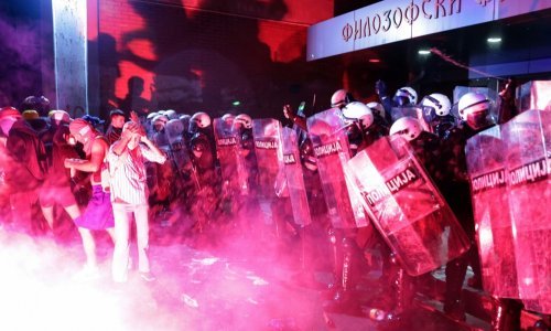 Prosvjed u Novom Sadu završio obračunom policije s prosvjednicima