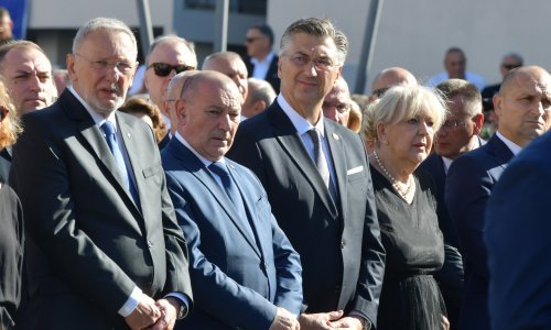Nova anketa: HDZ-u ljeto nije završilo najbolje, a na listi negativaca su dva povratnika