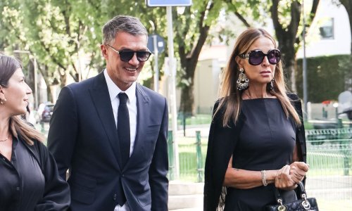 Među tisućama ljudi koje su došle oprostiti se od Armanija i brojni poznati