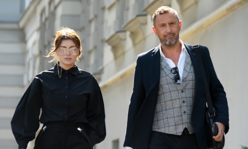 Nakon što je otkrila da kćeri ne žive s njom, Ella Dvornik snimljena ispred suda