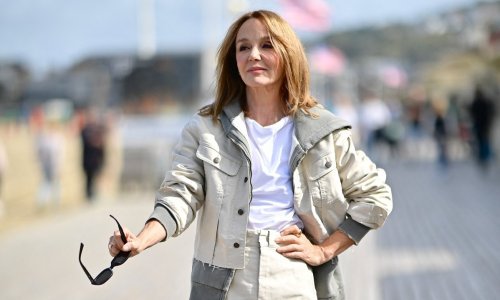 Chic Francuskinja očitala modnu lekciju u traperu od glave do pete