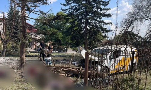 Više od 20 poginulih u ruskom zračnom napadu na selo u Ukrajini