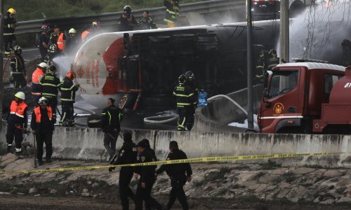 Troje ljudi poginulo u eksploziji cisterne za gorivo u Mexico Cityju