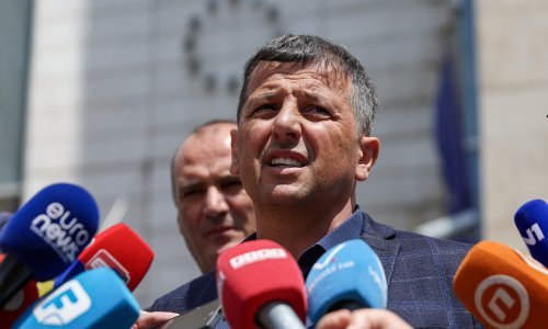 Najžešćem kritičaru Dodika ponovno zapalili automobil