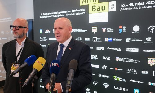 Bespravna gradnja postaje kazneno djelo, ministar Bačić govorio i o  skupim kvadratima