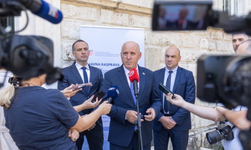 Bačić: Zatvaramo vrata daljnjoj eksploataciji ugljikovodika u Jadranu