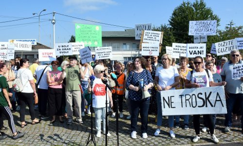 U Sisku prosvjeduju protiv opasne troske: 'Tražimo izmještanje industrije otpada'
