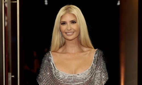 Nakon Kate Middleton i Ivanka Trump na udaru javnosti zbog frizure. Nosi li periku?