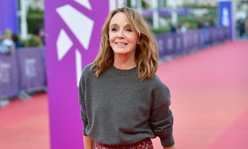 Chic Francuskinja dominirala u komadu koji se nikad ne viđa na crvenom tepihu