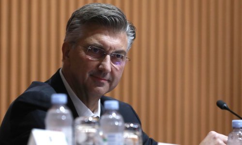 Pozdrav ZDS dominirao aktualcem: Padale teške riječi, a Plenković sve to nazvao 'ljetnim bluesom oporbe'