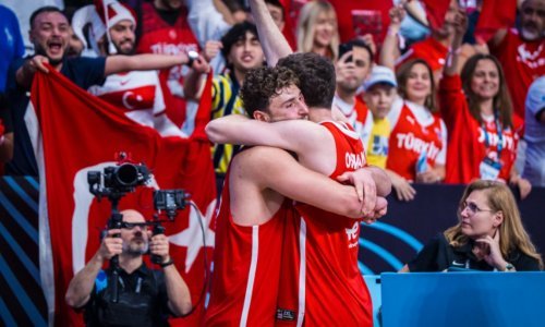 Zbog ove fotografije objavljene u 2 ujutro Turci su otpustili zaposlenika košarkaškog saveza