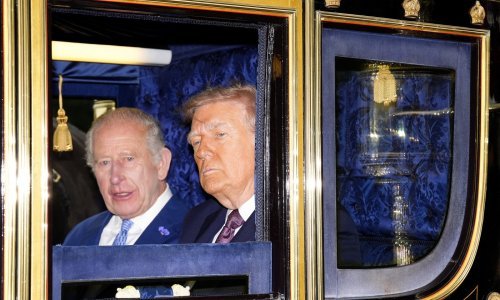 VIDEO Trump i Melania stigli u Windsor: Policija spriječila još jednu provokaciju