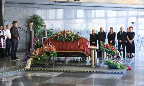Na Mirogoju ispraćen Robert Valdec: Evo tko se došao oprostiti od poznatog novinara