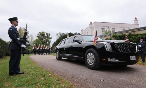 Trump se Londonom vozika u 'Bondovom' autu: Vrijedi više od 14 milijuna eura