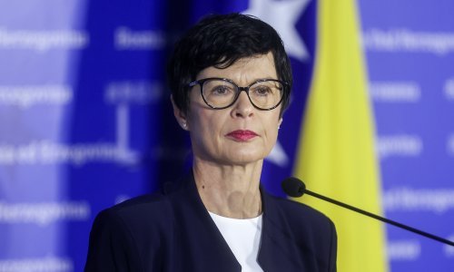 EU povjerenica za proširenje stigla u BiH, Dodikovi ljudi bojkotiraju njen posjet