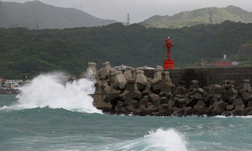 Supertajfun hara Filipinima, otkazani letovi, evakuirano više stotina ljudi