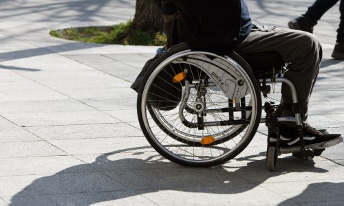 Društvo distrofičara traži da se medicinski kreveti i dizalice uvrste na listu HZZO-a