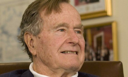 Bush stariji zadržan u bolnici