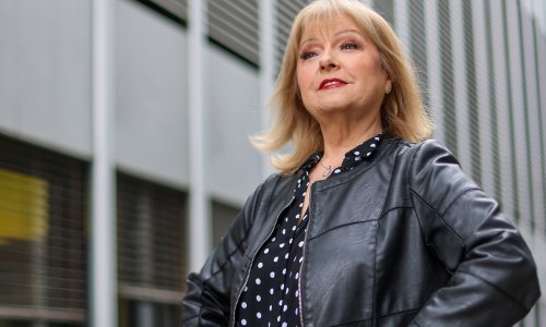 Rijetko ga viđamo: Ovako izgleda sin Jasne Zlokić