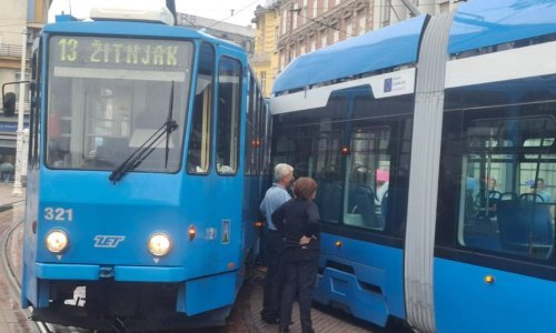 FOTO Nesvakidašnja nesreća u centru Zagreba: Sudarile se dvije 'trinaestice'